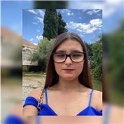 Soy organizada, empática, paciente y ya he ayudado antes a jovenes con sus deberes. Tengo experiencia con infantes.